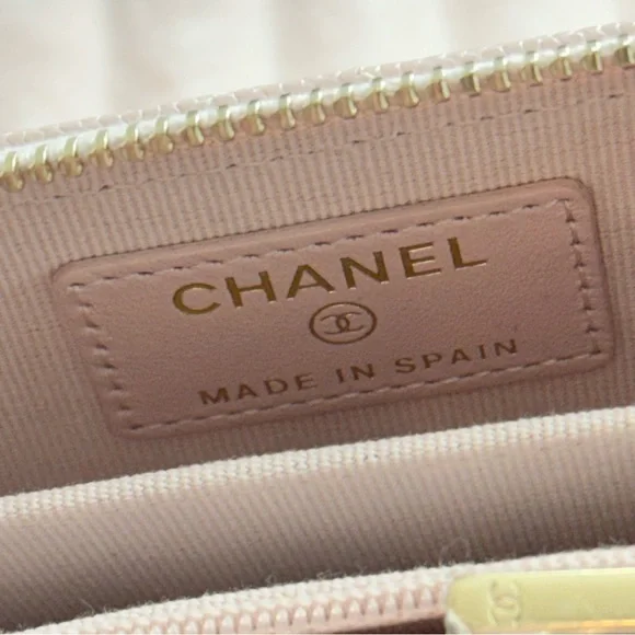 Chanel Pink Quilted Wallet - Picture 7 of 13
